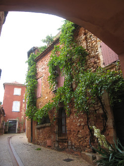 The charm of Roussillon convinced Susan Vreeland to use it as a setting for Lisette's List: Photo Copyright Susan Vreeland