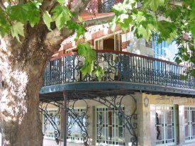 image-04 Ironwork on Maison Fournaise.